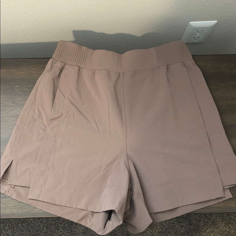 ‼️SOLD‼️ lululemon stretch woven shorts